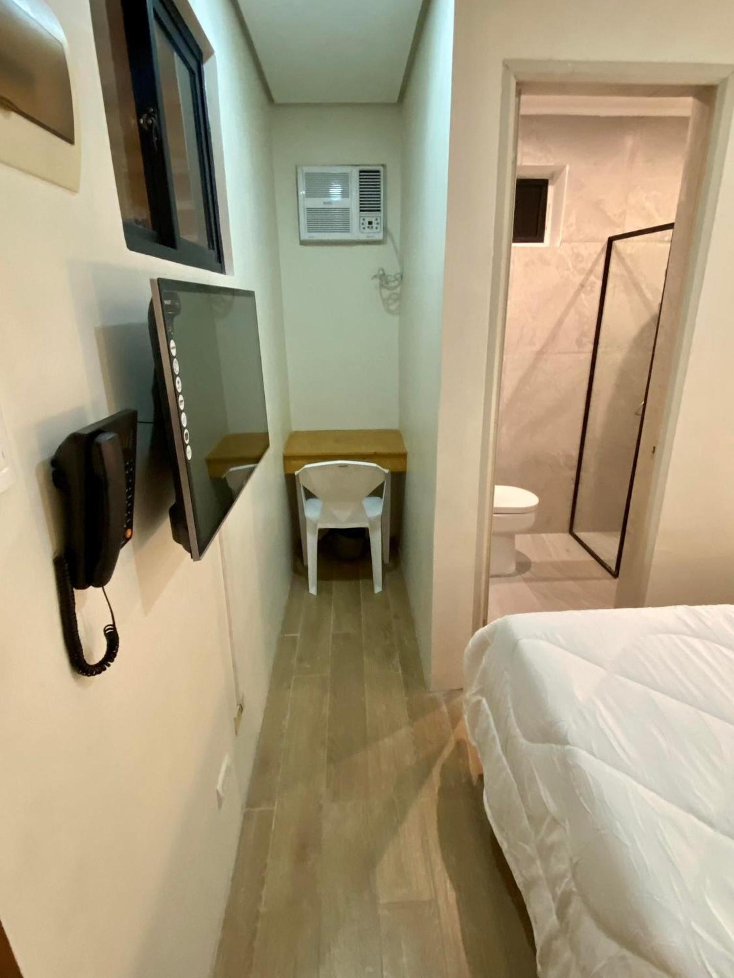 Aurora Suites Pasay Exterior photo